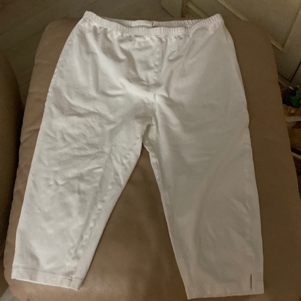 White cropped jeans size 1X by Roamans